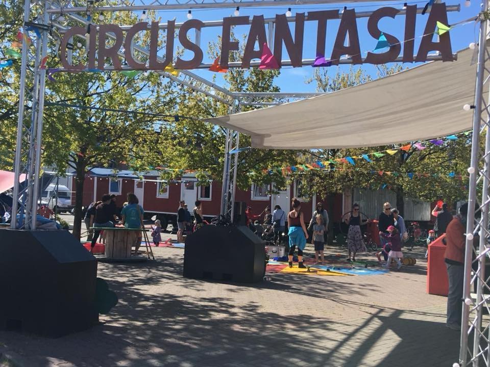 Circus Fantasia Hostel *